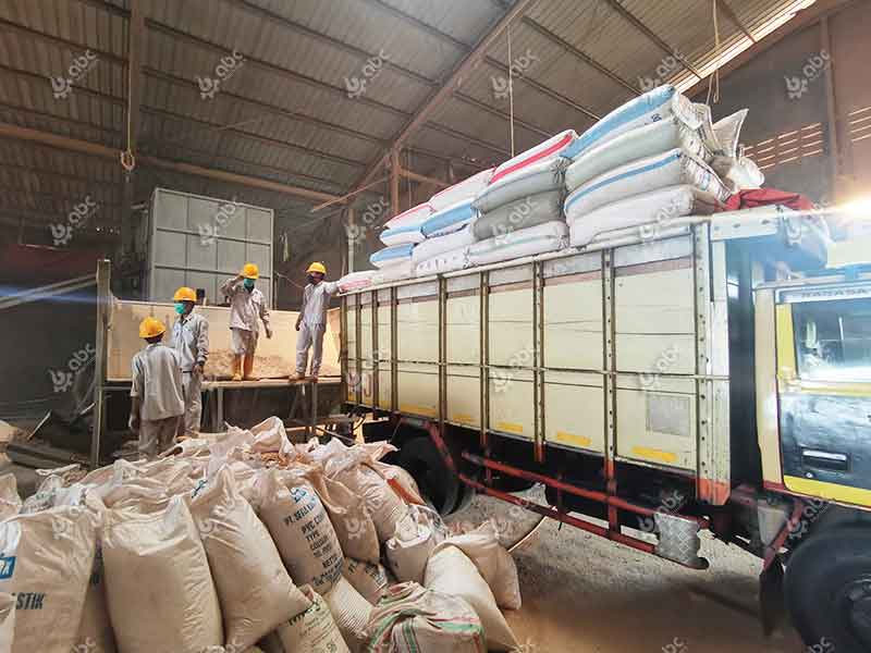 Rice Husk and Sawdust Transportation